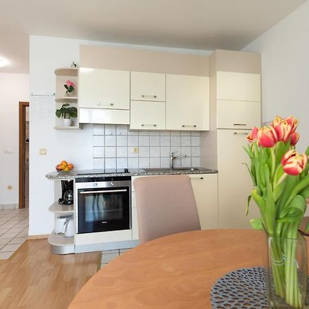 Apartment Filip Krk Town Exterior foto