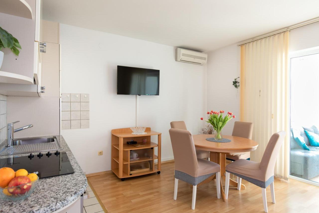 Apartment Filip Krk Town Exterior foto